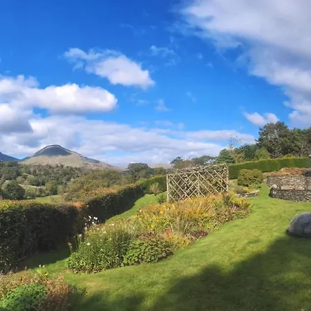 Ferienhaus Hollace, District With Hot Tub And Stunning Views