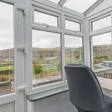 Ferienhaus Hollace, District With Hot Tub And Stunning Views