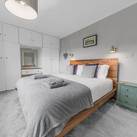 Hollace, District With Hot Tub And Stunning Views