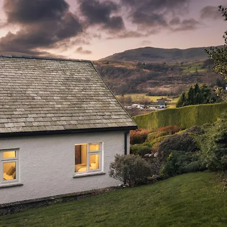 Hollace, District With Hot Tub And Stunning Views