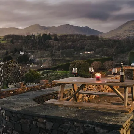 Hollace, District With Hot Tub And Stunning Views Ferienhaus *