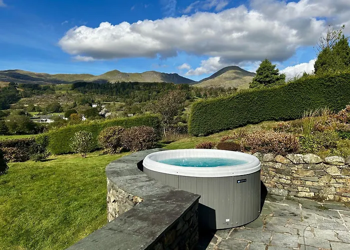 Hollace, District With Hot Tub And Stunning Views Holiday home *