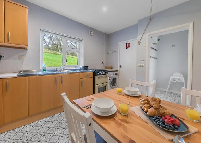 Holiday home Hollace, District With Hot Tub And Stunning Views *