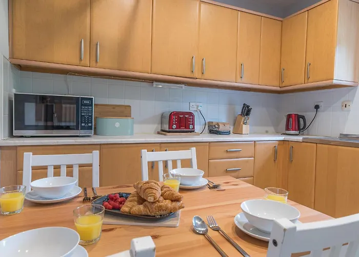 Hollace, District With Hot Tub And Stunning Views Holiday home *