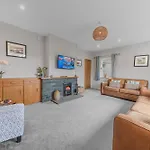 Hollace, District With Hot Tub And Stunning Views