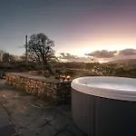 Hollace, District With Hot Tub And Stunning Views